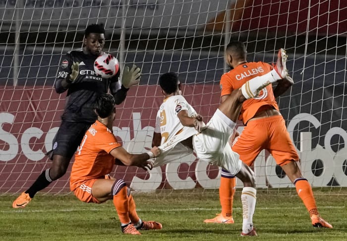 NYCFC edged Comunicaciones on away goals to advance in CCL